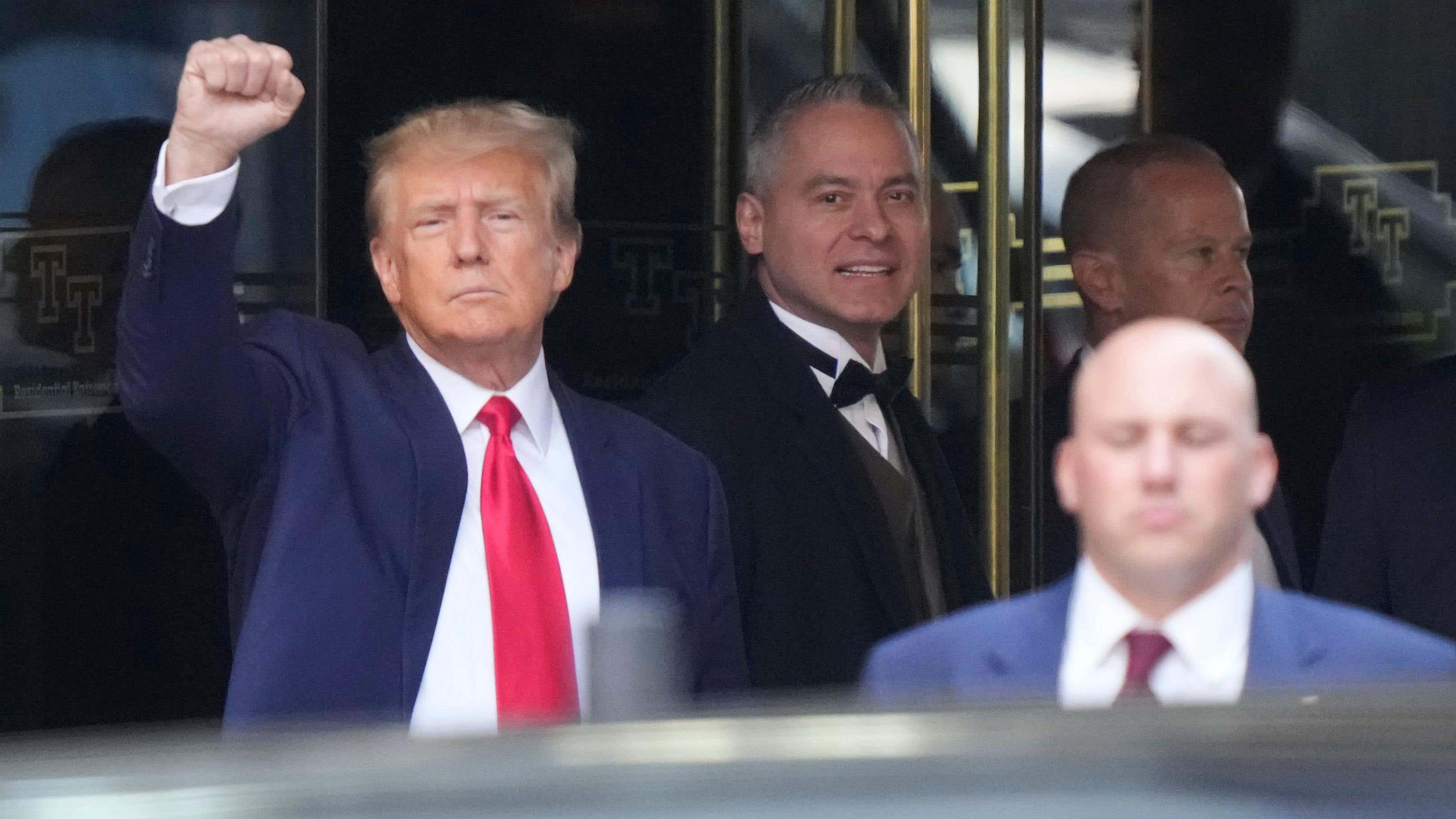 Foto von Donald Trump, der verhaftet wird